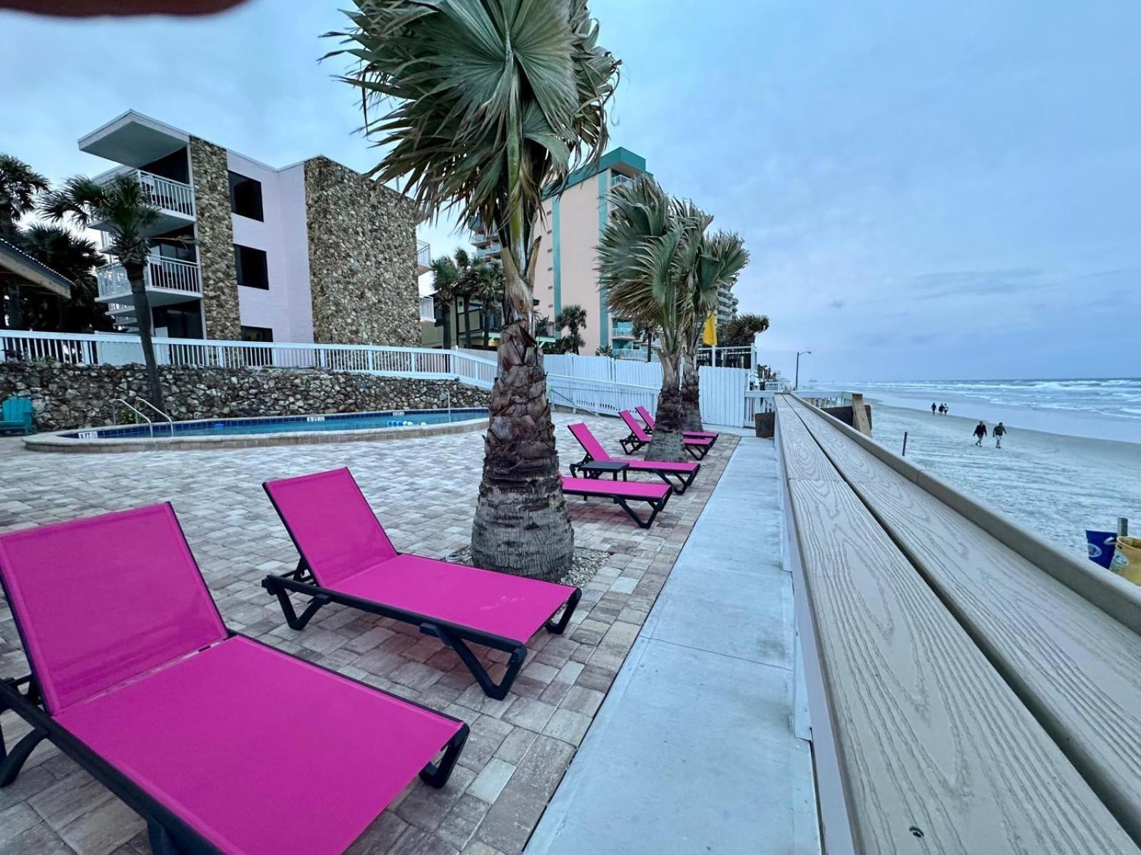 Flamingo Inn Beachfront - デイトナ・ビーチ エクステリア 写真