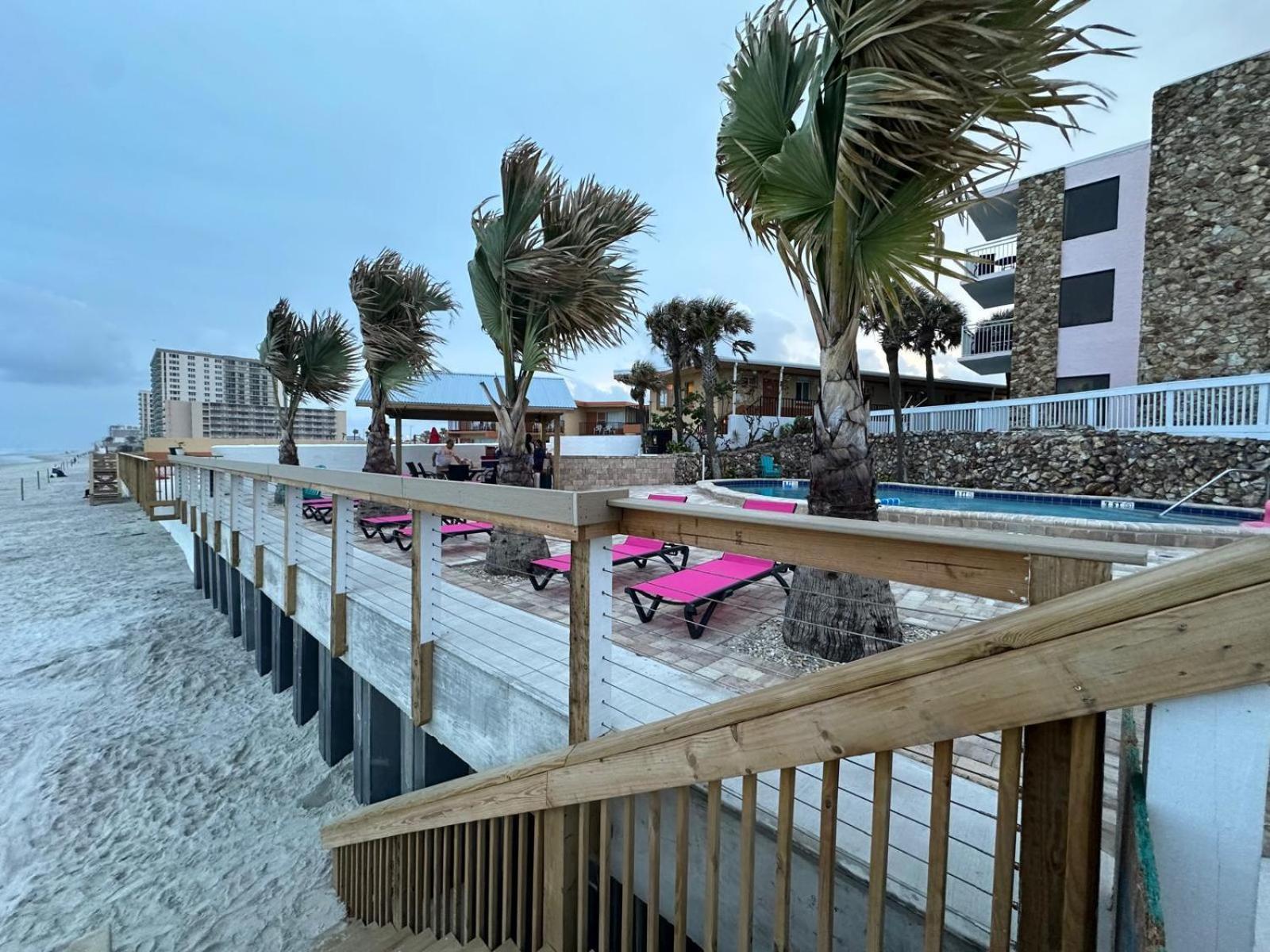 Flamingo Inn Beachfront - デイトナ・ビーチ エクステリア 写真