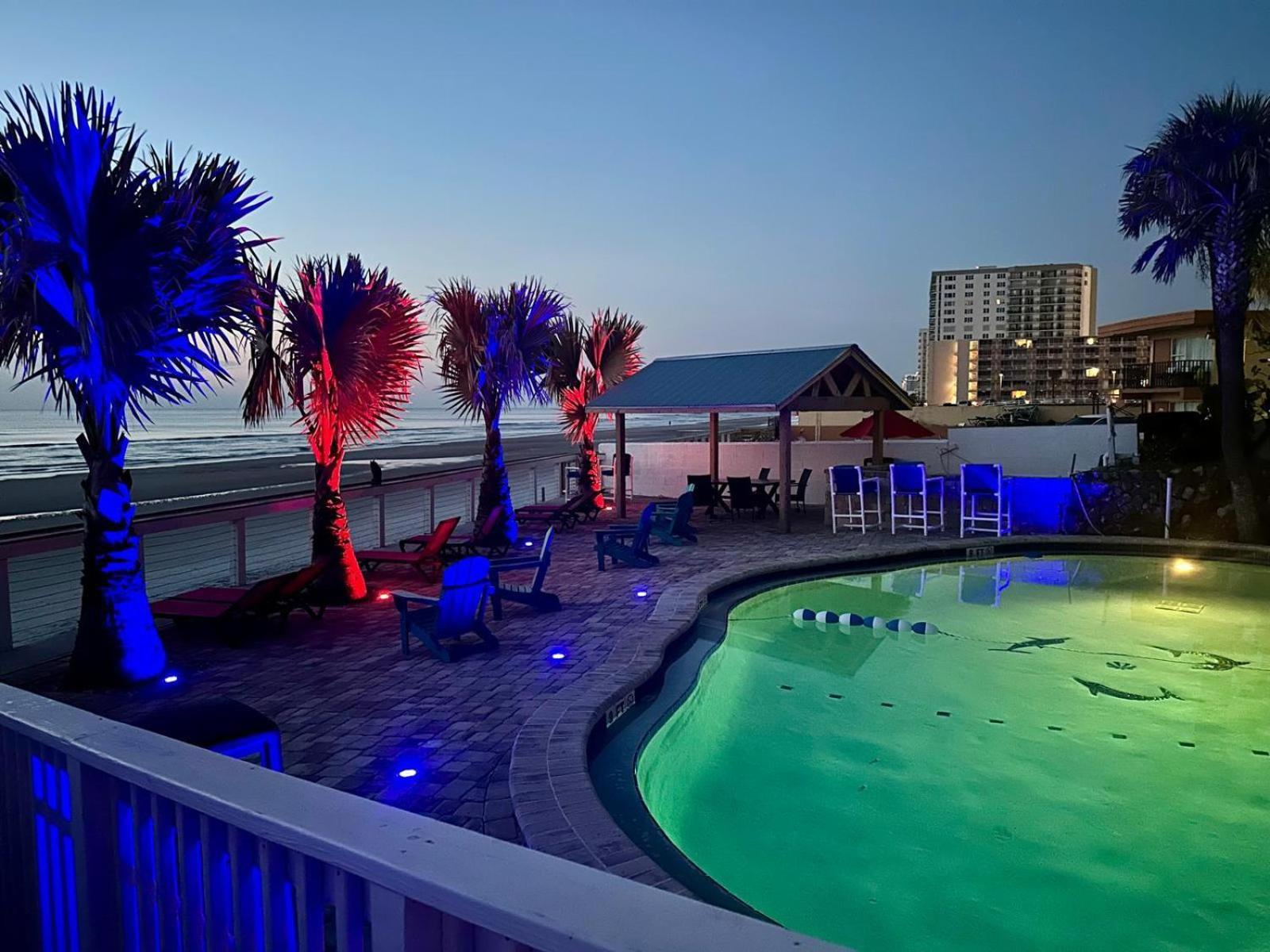 Flamingo Inn Beachfront - デイトナ・ビーチ エクステリア 写真