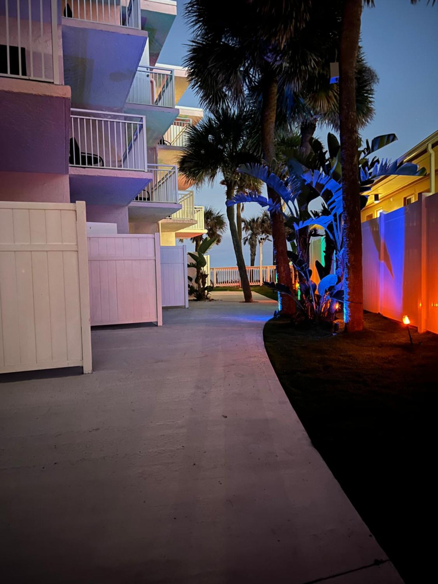 Flamingo Inn Beachfront - デイトナ・ビーチ エクステリア 写真