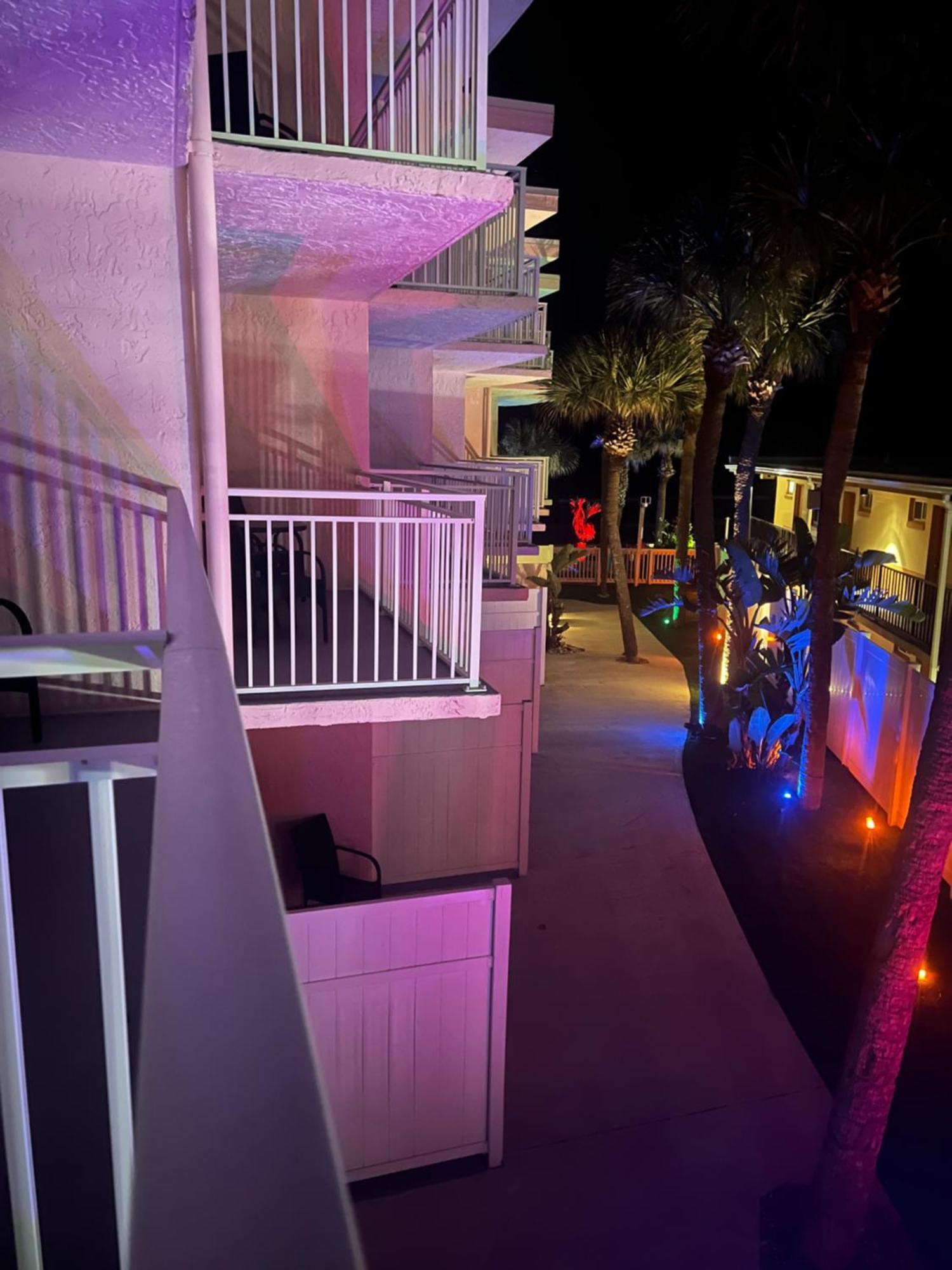 Flamingo Inn Beachfront - デイトナ・ビーチ エクステリア 写真