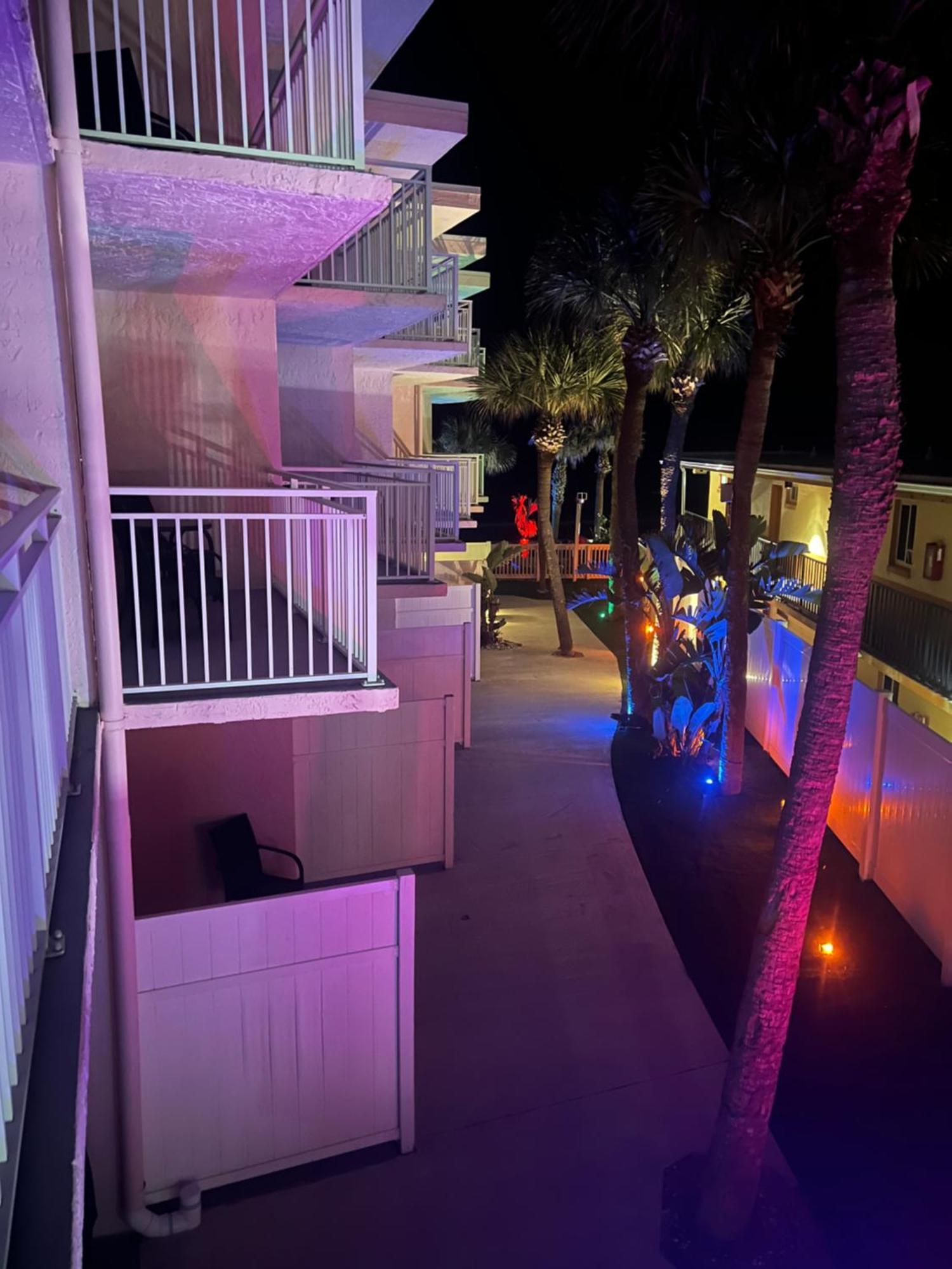Flamingo Inn Beachfront - デイトナ・ビーチ エクステリア 写真