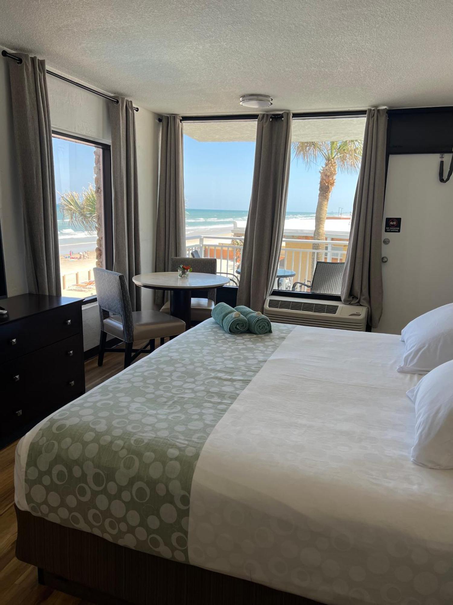 Flamingo Inn Beachfront - デイトナ・ビーチ エクステリア 写真