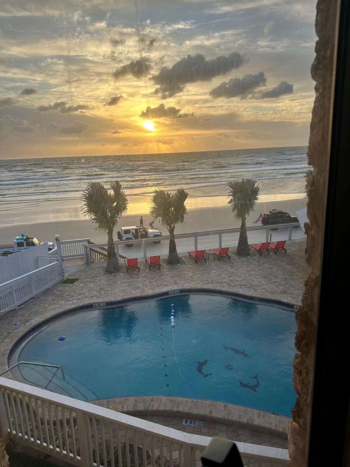 Flamingo Inn Beachfront - デイトナ・ビーチ エクステリア 写真